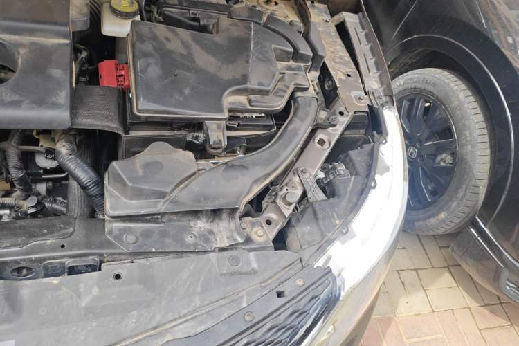 Used Nissan Qashqai 2016 2.0L CVT Elite Edition Engine Bay Left