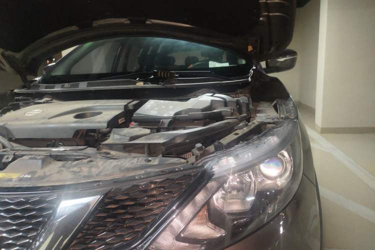 Used Nissan Qashqai 2016 2.0L CVT Elite Edition Engine Bay Left