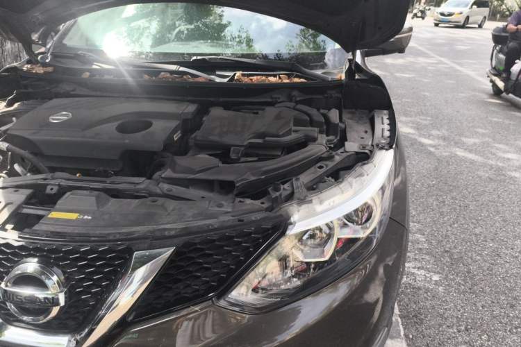 Used Nissan Qashqai 2016 2.0L CVT Deluxe Edition Engine Bay Left
