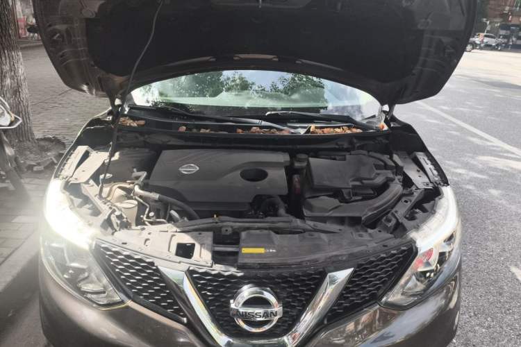 Used Nissan Qashqai 2016 2.0L CVT Deluxe Edition Engine Bay