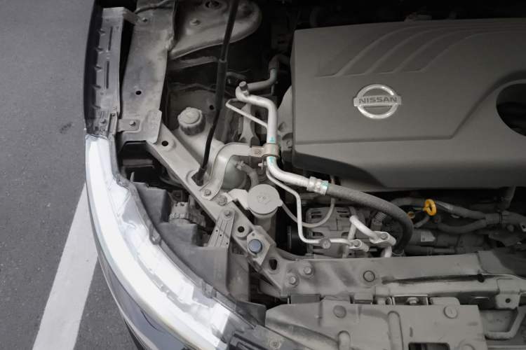 Used Nissan Qashqai 2016 2.0L CVT Elite Edition Engine Bay Right