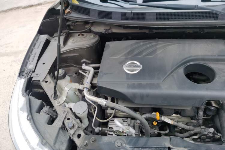 Used Nissan Qashqai 2016 2.0L CVT Elite Edition Engine Bay Right