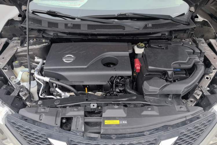 Used Nissan Qashqai 2016 2.0L CVT Elite Edition Engine Bay