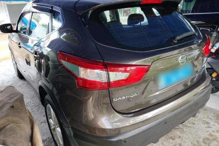 Used Nissan Qashqai 2016 2.0L CVT Elite Edition Exterior 2