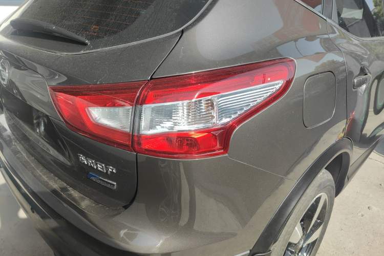 Used Nissan Qashqai 2016 2.0L CVT Luxury Edition Exterior 3