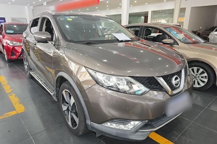 Used Nissan Qashqai 2016 2.0L CVT Luxury Edition Front Right 45 Deg