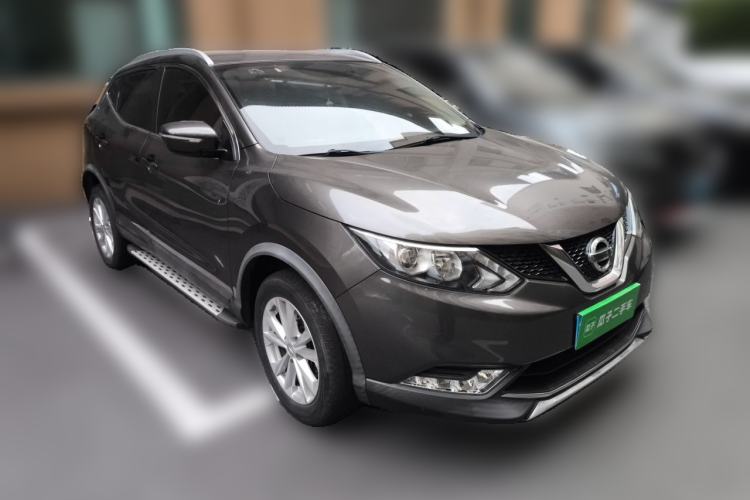 Used Nissan Qashqai 2016 2.0L CVT Elite Edition Front Right 45 Deg