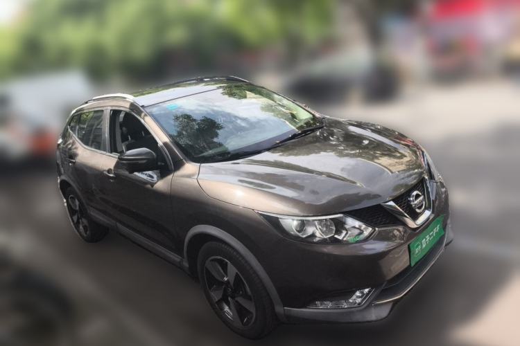 Used Nissan Qashqai 2016 2.0L CVT Deluxe Edition Front Right 45 Deg