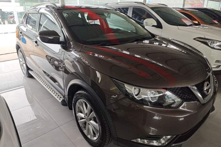 Used Nissan Qashqai 2016 2.0L CVT Elite Edition Front Right 45 Deg