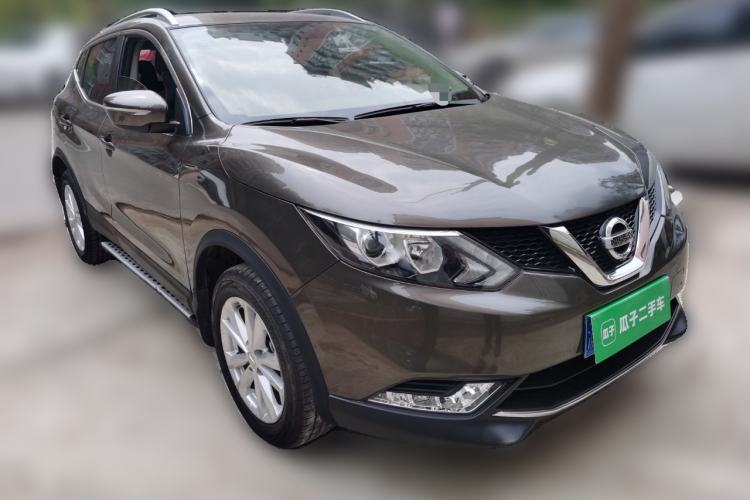 Used Nissan Qashqai 2016 2.0L CVT Elite Edition Front Right 45 Deg
