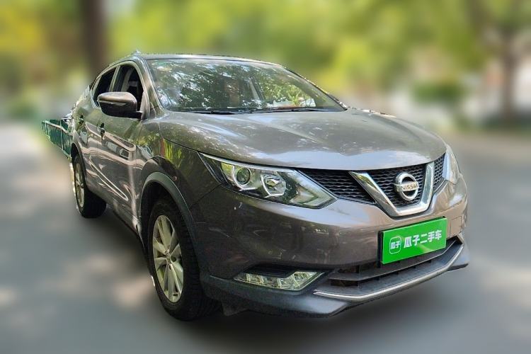 Used Nissan Qashqai 2016 2.0L CVT Elite Edition Front Right 45 Deg