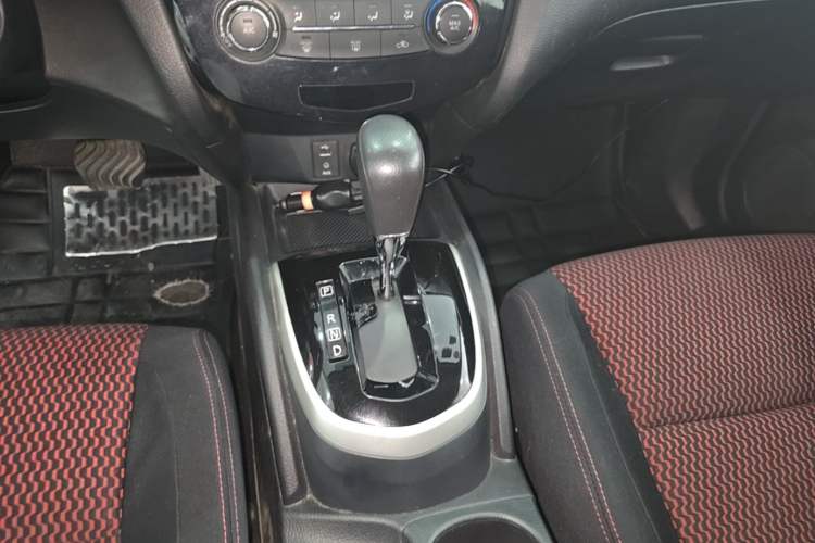 Used Nissan Qashqai 2016 1.2T CVT Fashion Edition Gear Lever