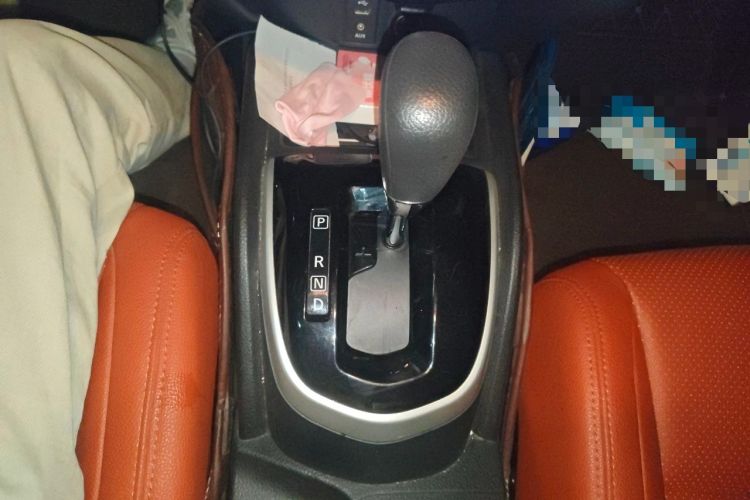 Used Nissan Qashqai 2016 2.0L CVT Elite Edition Gear Lever