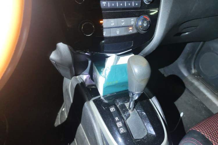Used Nissan Qashqai 2016 2.0L CVT Elite Edition Gear Lever