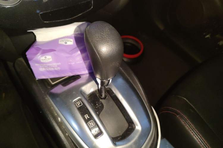 Used Nissan Qashqai 2016 2.0L CVT Elite Edition Gear Lever
