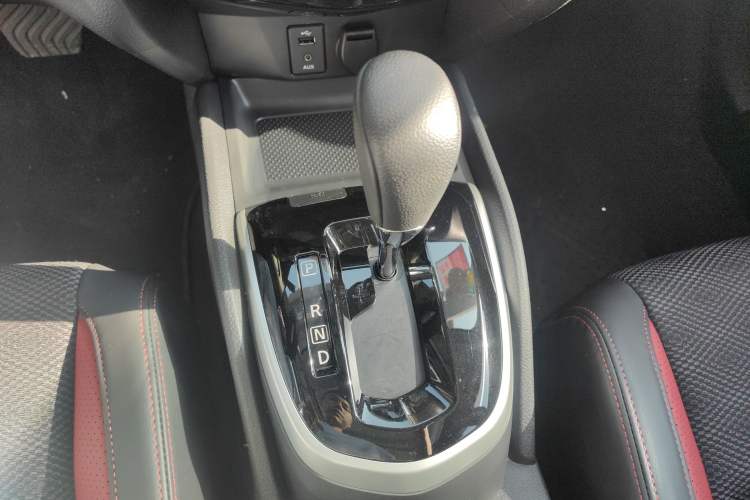 Used Nissan Qashqai 2016 2.0L CVT Luxury Edition Gear Lever