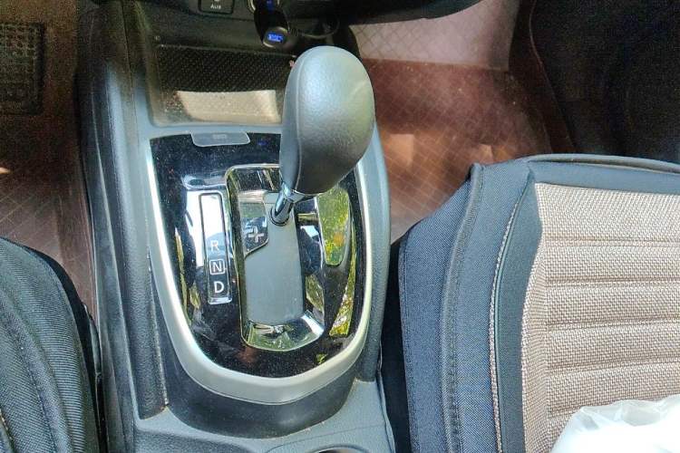 Used Nissan Qashqai 2016 2.0L CVT Elite Edition Gear Lever