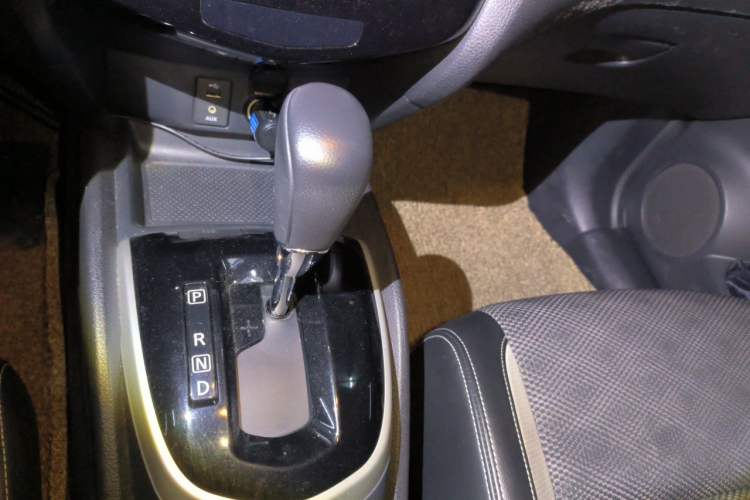 Used Nissan Qashqai 2016 2.0L CVT Luxury Edition Gear Lever
