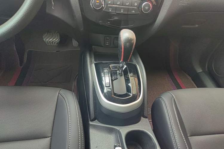 Used Nissan Qashqai 2016 2.0L CVT Elite Edition Gear Lever
