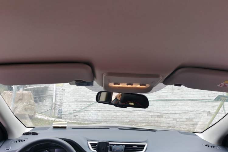 Used Nissan Qashqai 2016 2.0L CVT Elite Edition Headliner