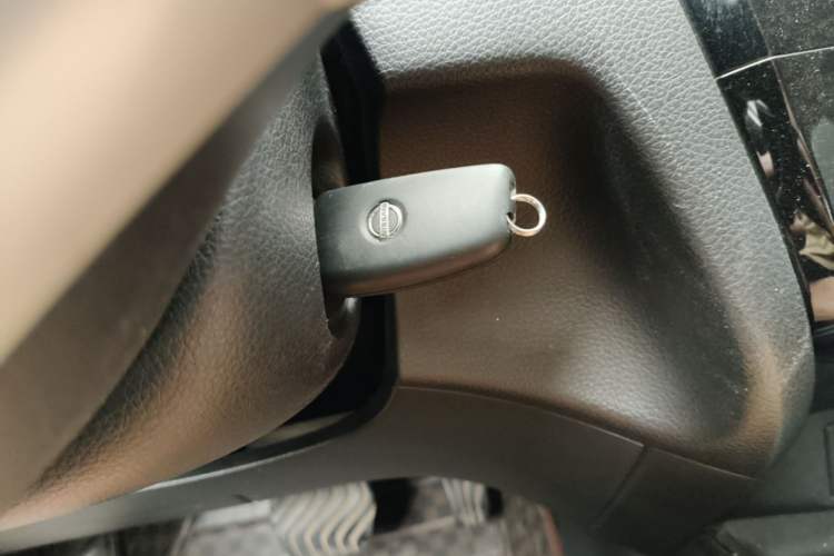 Used Nissan Qashqai 2016 2.0L CVT Elite Edition Interior 1
