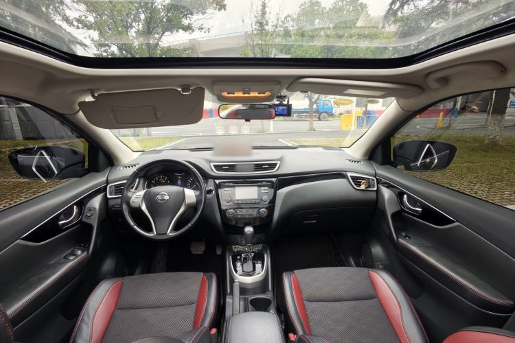 Used Nissan Qashqai 2016 2.0L CVT Luxury Edition Interior 2