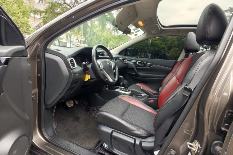 Used Nissan Qashqai 2016 2.0L CVT Luxury Edition Interior 3