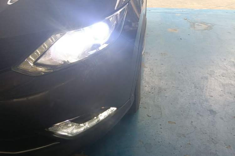 Used Nissan Qashqai 2016 2.0L CVT Elite Edition Left Front Headlight