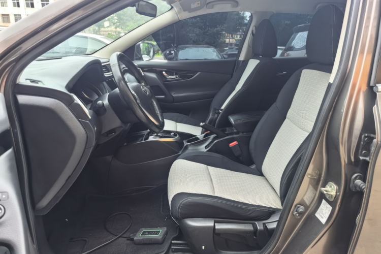 Used Nissan Qashqai 2016 2.0L CVT Elite Edition Left Front Seat