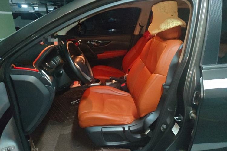 Used Nissan Qashqai 2016 2.0L CVT Elite Edition Left Front Seat