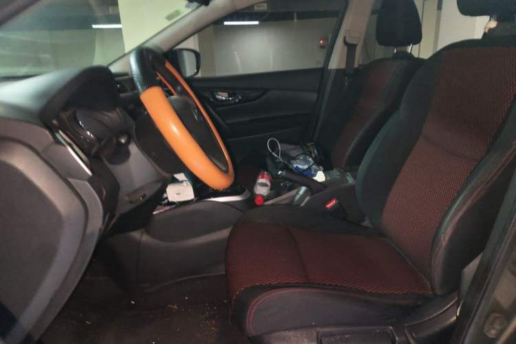 Used Nissan Qashqai 2016 2.0L CVT Elite Edition Left Front Seat