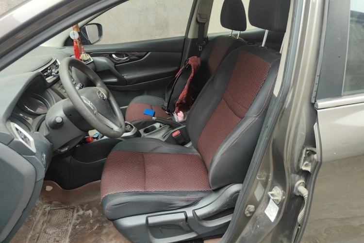Used Nissan Qashqai 2016 2.0L CVT Elite Edition Left Front Seat