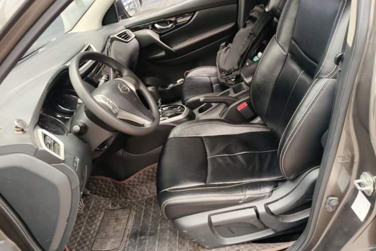Used Nissan Qashqai 2016 2.0L CVT Elite Edition Left Front Seat