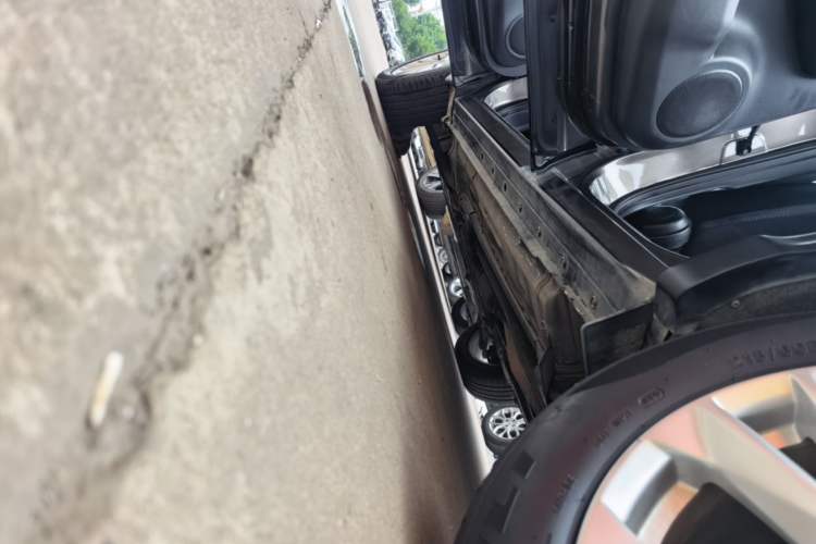 Used Nissan Qashqai 2016 2.0L CVT Elite Edition Left Side Sill
