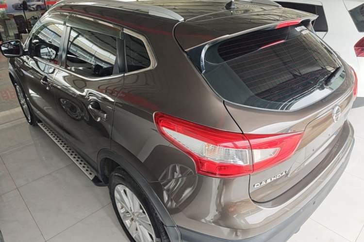 Used Nissan Qashqai 2016 2.0L CVT Elite Edition Rear Left 45 Deg