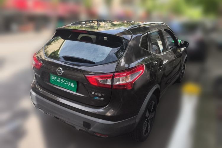 Used Nissan Qashqai 2016 2.0L CVT Deluxe Edition Rear Right 45 Deg