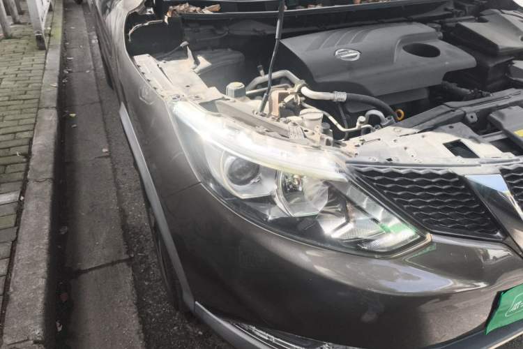 Used Nissan Qashqai 2016 2.0L CVT Deluxe Edition Right Front Headlight