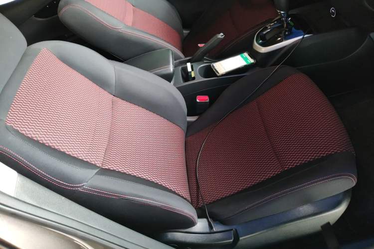 Used Nissan Qashqai 2016 2.0L CVT Elite Edition Right Front Seat