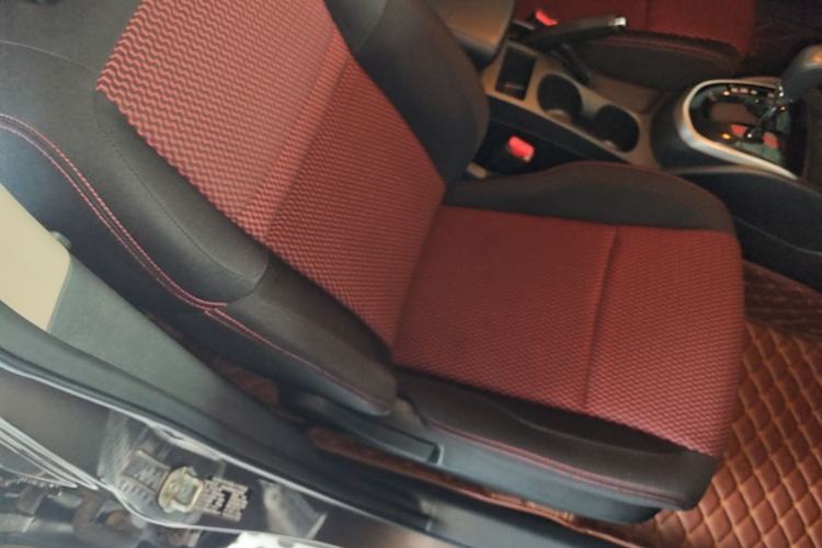 Used Nissan Qashqai 2016 2.0L CVT Elite Edition Right Front Seat