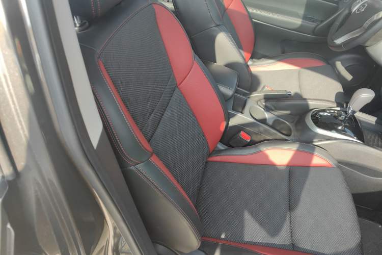 Used Nissan Qashqai 2016 2.0L CVT Luxury Edition Right Front Seat
