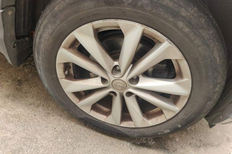 Used Nissan Qashqai 2016 2.0L CVT Elite Edition Right Front Wheel Hub