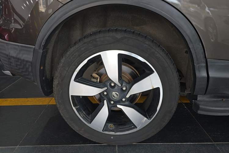 Used Nissan Qashqai 2016 2.0L CVT Luxury Edition Right Rear Wheel Hub