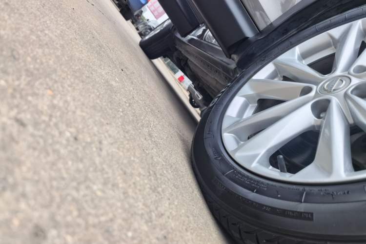 Used Nissan Qashqai 2016 2.0L CVT Elite Edition Right Side Sill