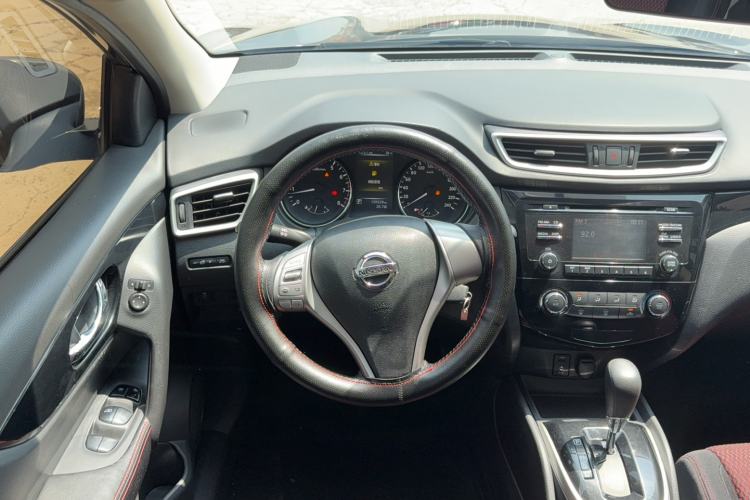 Used Nissan Qashqai 2016 2.0L CVT Elite Edition Steering Wheel