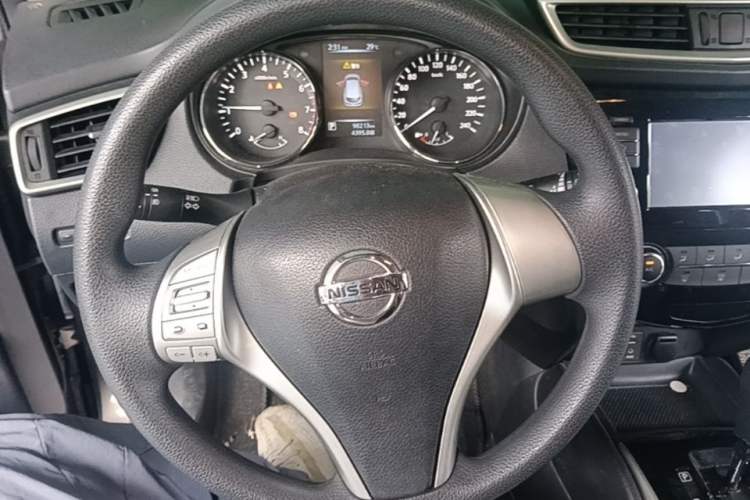 Used Nissan Qashqai 2016 2.0L CVT Elite Edition Steering Wheel