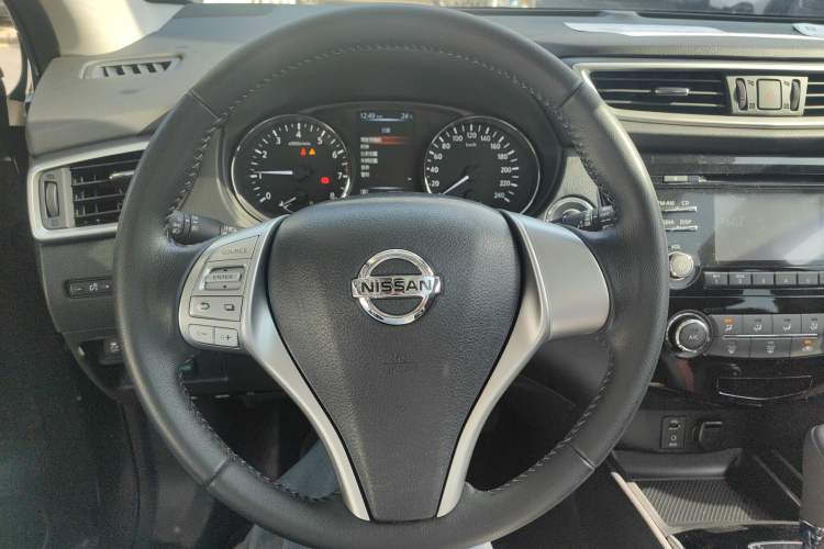 Used Nissan Qashqai 2016 2.0L CVT Luxury Edition Steering Wheel