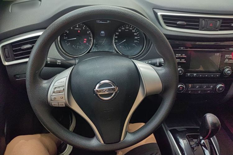 Used Nissan Qashqai 2016 2.0L CVT Elite Edition Steering Wheel