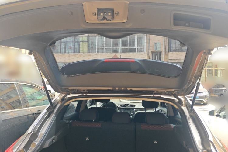 Used Nissan Qashqai 2016 2.0L CVT Elite Edition Trunk