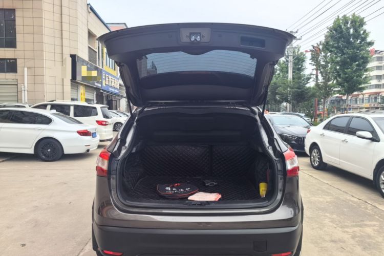 Used Nissan Qashqai 2016 2.0L CVT Elite Edition Trunk