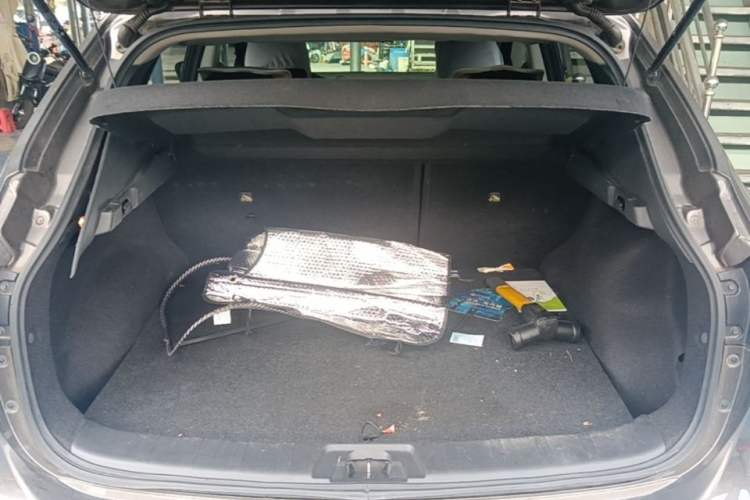 Used Nissan Qashqai 2016 2.0L CVT Elite Edition Trunk